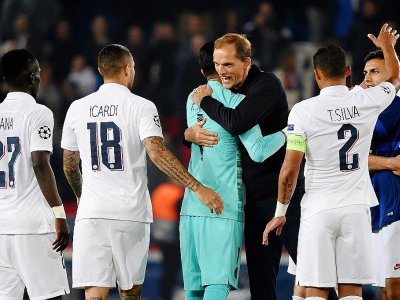 Les joueurs du PSG se congratulent après leur succès contre le Real Madrid, le 18 septembre 2019 au Parc de Princes - Lucas BARIOULET [AFP]