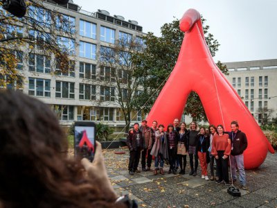Clitoris gonflable présenté  l'occasion du festival féministe "Les Créatives" à Genève le 13 nombre 2018 - Fabrice COFFRINI [AFP]