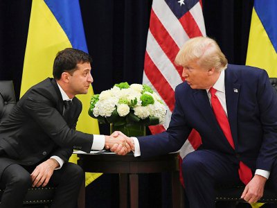 Les présidents ukrainien Volodymyr Zelensky et américain Donald Trump mercredi à New York le 25 septembre 2019 lors de l'Assemblée générale de l'ONU - SAUL LOEB [AFP]
