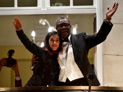 Co-lauréats du Prix Nobel pour la Paix, le gynécologue congolais Denis Mukwege et la Yazidie Nadia Murad, le 10 décembre 2018 à Oslo, en Norvège - Tobias SCHWARZ [AFP/Archives]