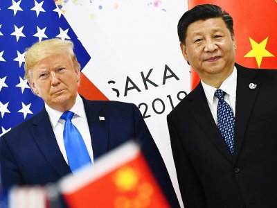 Le président américain Donald Trump (à gauche) et son homologue chinois Xi Jinping lors d'une réunion bilatérale en marge du G20 à Osaka, le 29 juin 2019. - Brendan Smialowski [AFP/Archives]