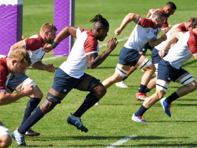 Les rugbymen anglais lors d'un entraînement à Tokyo le 9 octobre 2019 - William WEST [AFP]