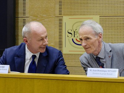 Thierry Bolloré (g) avec le président de Renault, Jean-Dominique Senard, le 24 septembre 2019 devant la commission des affaires économiques du Sénat, à Paris - ERIC PIERMONT [AFP/Archives]