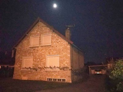 La maison de Limay, dans les Yvelines, où une perquisition a été menée dans la nuit de vendredi à samedi 12 octobre 2019 - Sebastien SALOM-GOMIS [AFP]