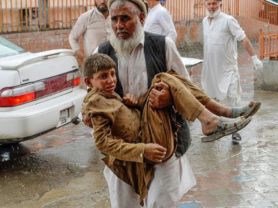Un jeune garçon blessé dans l'attentat contre une mosquée qui a fait des dizaines de morts le 18 octobre 2019 dans l'est de l'Afghanistan - NOORULLAH SHIRZADA [AFP]