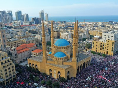 Des milliers de personnes manifestent à Beyrouth, le 20 octobre 2019 au Liban - - [AFP]