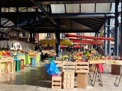 Sur le très prisé marché de la place Saint-Marc à Rouen, les consommateurs se font plus rares depuis l'incendie de Lubrizol.