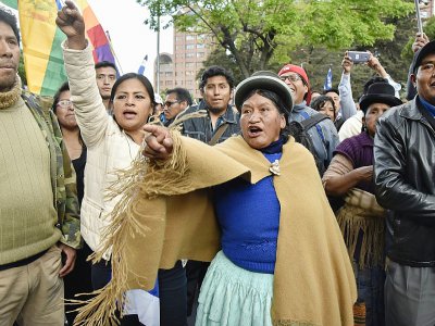 Des partisans du président sortant Evo Morales, à La Paz le 22 octobre 2019 - Aizar RALDES [AFP]
