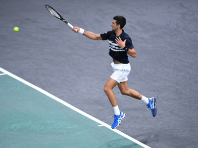 Le Serbe Novak Djokovic face au Français Corentin Moutet au 2e tour du Masters 1000 de Paris, le 30 octobre 2019 - Christophe ARCHAMBAULT [AFP]
