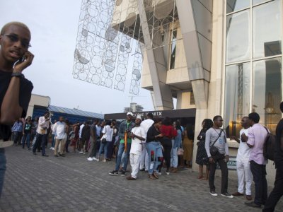 Des visiteurs de la foire internationale Art X à Lagos, le 4 novembre 2017 au Nigeria - EMMANUEL AREWA [AFP/Archives]
