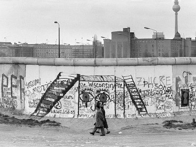 Le Mur de Berlin vu du côté ouest le 29 avril 1984 - Joel ROBINE [AFP/Archives]