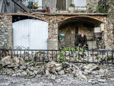 Au Teil (Ardèche) le 12 novembre 2019 au lendemain d'un séisme de 5,4 sur l'échelle de Richter - JEFF PACHOUD [AFP]