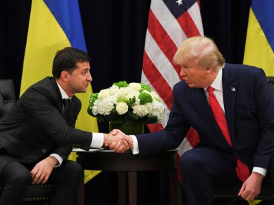 Les présidents ukrainien Volodymyr Zelensky et américain Donald Trump à New York, le 25 septembre 2019 - SAUL LOEB [AFP]