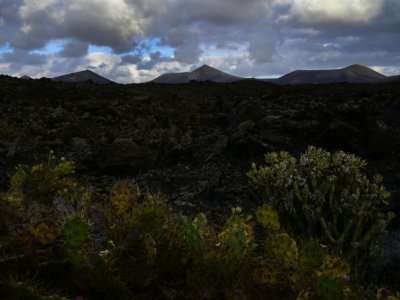 Une vue du parc national Timanfaya près de Yaiza, sur l'île de Lanzarote aux îles Canaries le 22 octobre 2019 - PIERRE-PHILIPPE MARCOU [AFP]