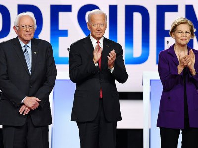 Les trois favoris de la primaire démocrate, Bernie Sanders, Joe Biden et Elizabeth Warren, le 15 octobre 2019 lors d'un débat - SAUL LOEB [AFP/Archives]