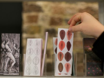 Marque-pages en vente dans la boutique du Musée du Vagin à Londres - Isabel INFANTES [AFP]