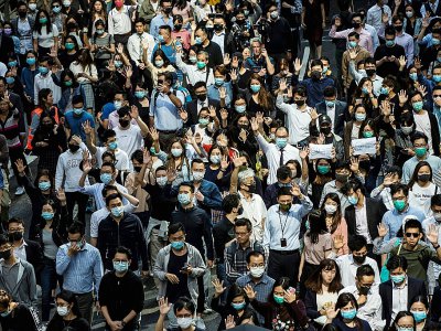 Des manifestants rassemblés dans le quartier de Central, sur l'île de Hong Kong, le 15 novembre 2019 - ISAAC LAWRENCE [AFP]