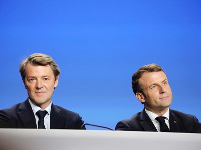 François Baroin, président de l'Association des maires de France (G) et le président Emmanuel Macron, le 19 novembre 2019 à Paris - LUDOVIC MARIN [AFP]