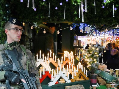 Patrouille militaire à la réouverture du marché, à Starsbourg, le 14 décembre 2018 - SEBASTIEN BOZON [AFP/Archives]