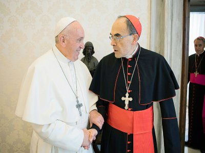 Le cardinal Philippe Barbarin avec le pape François, le 18 mars 2019 - HO [VATICAN MEDIA/AFP]