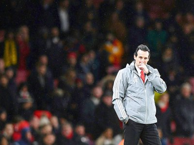 Le technicien espagnol Unai Emery désabusé durant la défaite de son équipe, Arsenal, face à Francfort, le 28 novembre 2019 à Londres - DANIEL LEAL-OLIVAS [AFP]