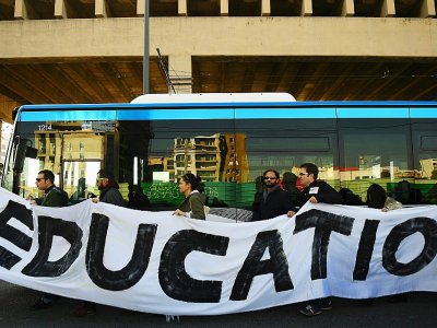 Manifestation d'enseignants à Marseille le 17 novembre 2016 - ANNE-CHRISTINE POUJOULAT [AFP/Archives]