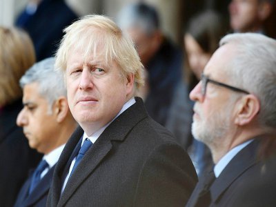 De G à D, le maire de Londres Sadiq Khan, le Premier ministre britannique Boris Johnson et le chef du Labour Jeremy Corbyn participent le 2 décembre 2019 à Londres à un hommage aux victimes de l'attentat de London Bridge - DANIEL LEAL-OLIVAS [AFP]