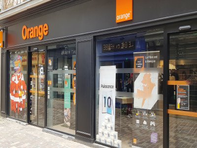 La boutique Orange d'Alençon fermée en raison d'infiltrations… - Eric Mas
