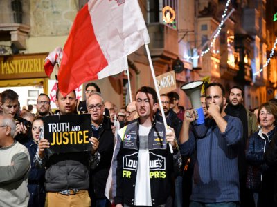Rassemblement de mouvements civiques pour réclamer vérité et justice, le 3 décembre devant le siège de la police à La Valette, après la mort de la journaliste Daphné Caruana Galizia - ANDREAS SOLARO [AFP]
