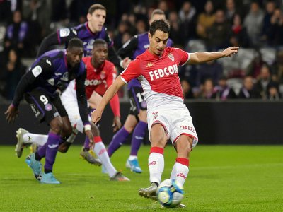 Wissam Ben Yedder inscrit un penalty contre Toulouse, le 4 décembre 2019 au Stadium - PASCAL PAVANI [AFP]