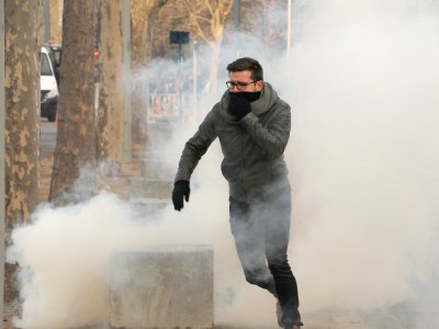 Les forces de l'ordre ont tenté de disperser les manifestations par jets de gaz lacrymogènes. - Léa Quinio