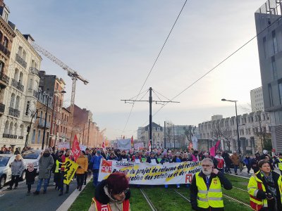 D'après la police, 7 250 personnes ont manifesté au Havre, le jeudi 5 décembre ; 20 000 à 25 000 selon les syndicats. - Joris Marin