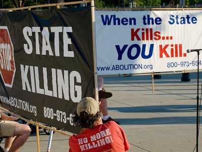 Des opposants à la peine capitale devant la Cour suprême aux Etats-Unis en juillet 2008 - NICHOLAS KAMM [AFP/Archives]