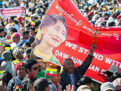 Des Birmans manifestent leur soutien à leur dirigeante Aung San Suu Kyi, le 9 décembre 2019 à Bago, en Birmanie - Sai Aung Main [AFP]