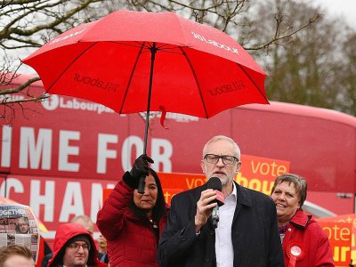 Le leader de l'opposition travailliste Jeremy Corbyn en campagne électorale à Bolton, dans le nord-ouest de l'Angleterre, le 10 décembre 2019. - Oli SCARFF [AFP]