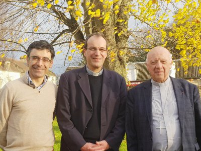De gauche à droite: Alexandre Barbé, Le Père Laurent Berthout et Monseigneur Boulanger. - Charlotte Hautin