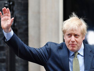 Le Premier ministre Boris Johnson quitte le 10 Downing Street à Londres le 13 décembre 2019 après sa victoire aux élections - Ben STANSALL [AFP]