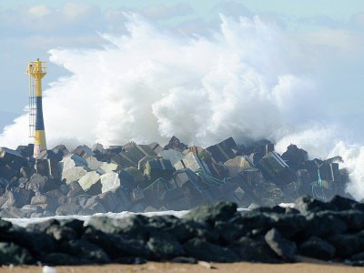 Risques de vagues submersion sur le littoral atlantique. Photo d'illustration du port de Bayonne - GAIZKA IROZ [AFP/Archives]