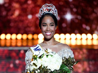 Clémence Botino, Miss Guadeloupe, est élue Miss France 2020 , le 14 décembre 2019 à Marseille - CHRISTOPHE SIMON [AFP]