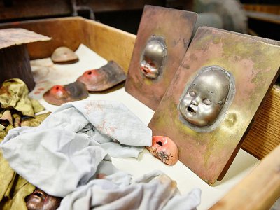 Des moules de poupées Petitcollin dans l'atelier de fabrication, le 29 novembre 2019 à Etain, dans la Meuse - JEAN-CHRISTOPHE VERHAEGEN [AFP]