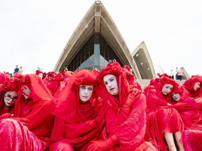 Des militants écologistes du groupe The Red Rebels participent à une manifestation pourle climat, le 15 décembre 2019 à Sydney - Wendell TEODORO [AFP/Archives]