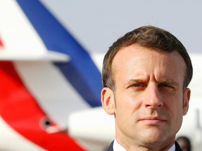 Emmanuel Macron à l'aéroport international de Niamey au Niger le 22 décembre 2019 - Ludovic MARIN [POOL/AFP/Archives]
