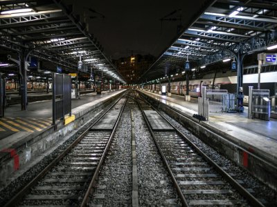 Des quais déserts Gare de l'Est à Paris le 23 décembre 2019, au 19ème jour de grève contre la réforme des retraites - STEPHANE DE SAKUTIN [AFP/Archives]
