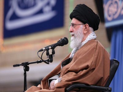 Photo fournie par le bureau du guide suprême iranien montrant l'ayatollah Ali Khamenei lors d'un discous à Téhéran, le 1er janvier 2020 - - [KHAMENEI.IR/AFP]