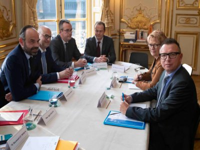 Réunion de travail de membres du gouvernement avec Edouard Philippe le Premier ministre (g), à l'hôtel Matignon, sur la réforme des retraites - Ian LANGSDON [POOL/AFP]