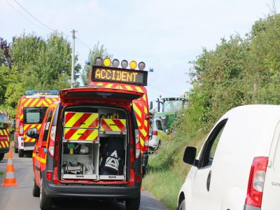 Le conducteur de la voiture, un homme de 60 ans a été héliporté au CHU de Caen dans un état grave. - DR