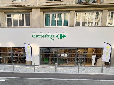 Le magasin est situé au 24 rue Grand-Pont à Rouen.