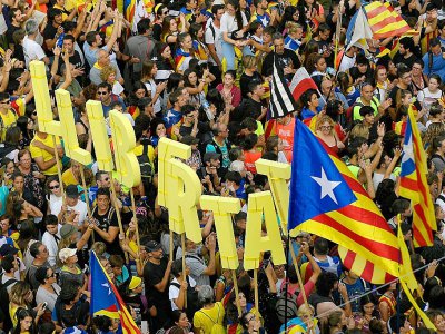 Manifestation à Barcelone le 18 octobre 2019, après la condamnation à la prison de dirigeants séparatistes catalans - LLUIS GENE [AFP]