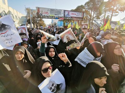 Des Iraniennes défilent lors des funérailles du général Qassem Soleimani, le 7 janvier 2020 dans sa ville de Kerman (sud-est) - Atta KENARE [AFP]