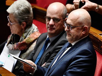 Laurent Pietraszewski (D) et Jean-Michel Blanquer le 7 janvier 2020 à l'Assemblée nationale - STEPHANE DE SAKUTIN [AFP]